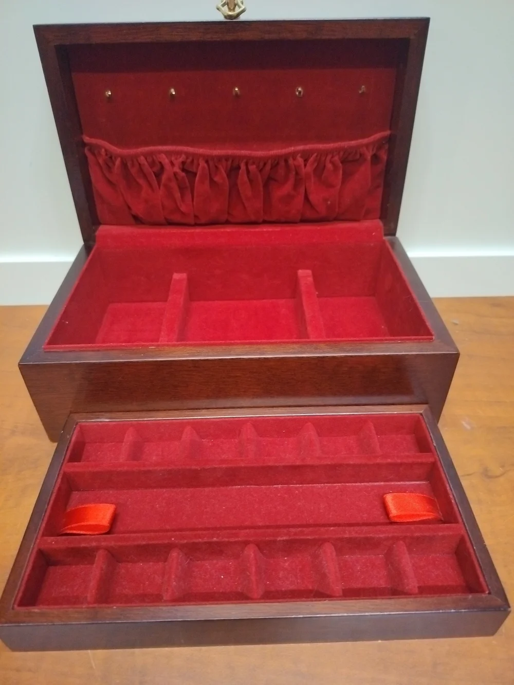 VTG International Silver Company Wooden Jewelry Box W/ Red Velvet Lining 10X6X4